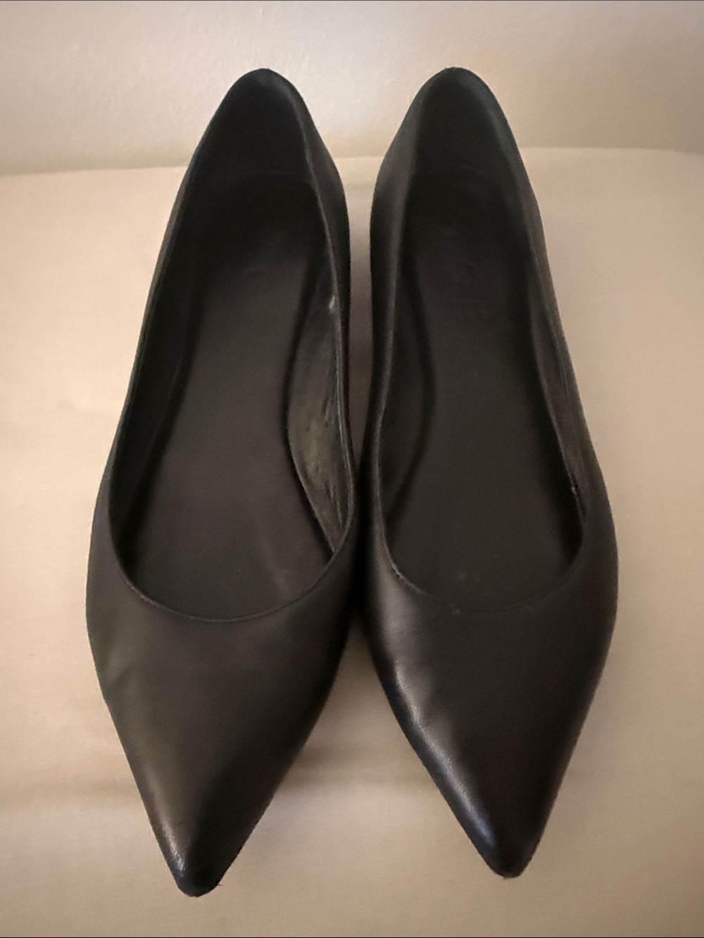 M Gemi Black leather Pointed-Toe Women's Flats 39.5 9